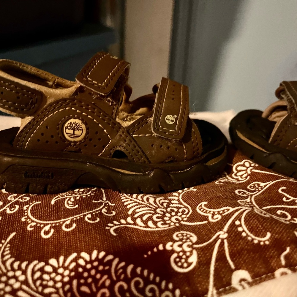 Toddler boys size 5 timberland sandals